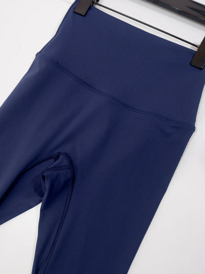 Gold zipper jacket and yoga pants set. 
Quick-dry and breathable, slimming and lightweight, tight-fitting