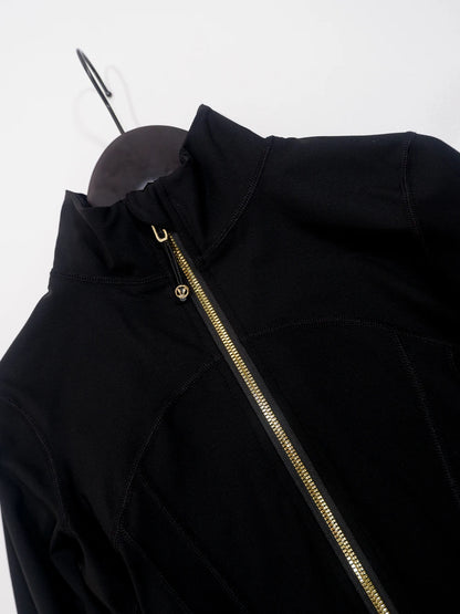 Gold zipper jacket and yoga pants set. 
Quick-dry and breathable, slimming and lightweight, tight-fitting