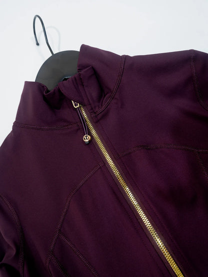 Gold zipper jacket and yoga pants set. 
Quick-dry and breathable, slimming and lightweight, tight-fitting