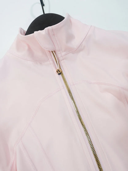Gold zipper jacket and yoga pants set. 
Quick-dry and breathable, slimming and lightweight, tight-fitting