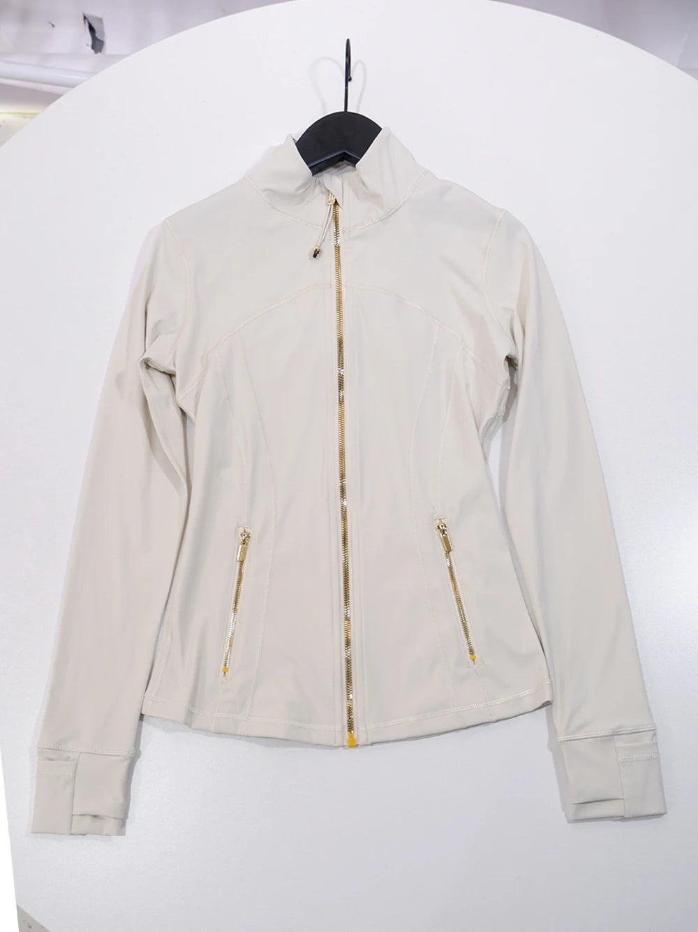 Gold zipper jacket and yoga pants set. 
Quick-dry and breathable, slimming and lightweight, tight-fitting