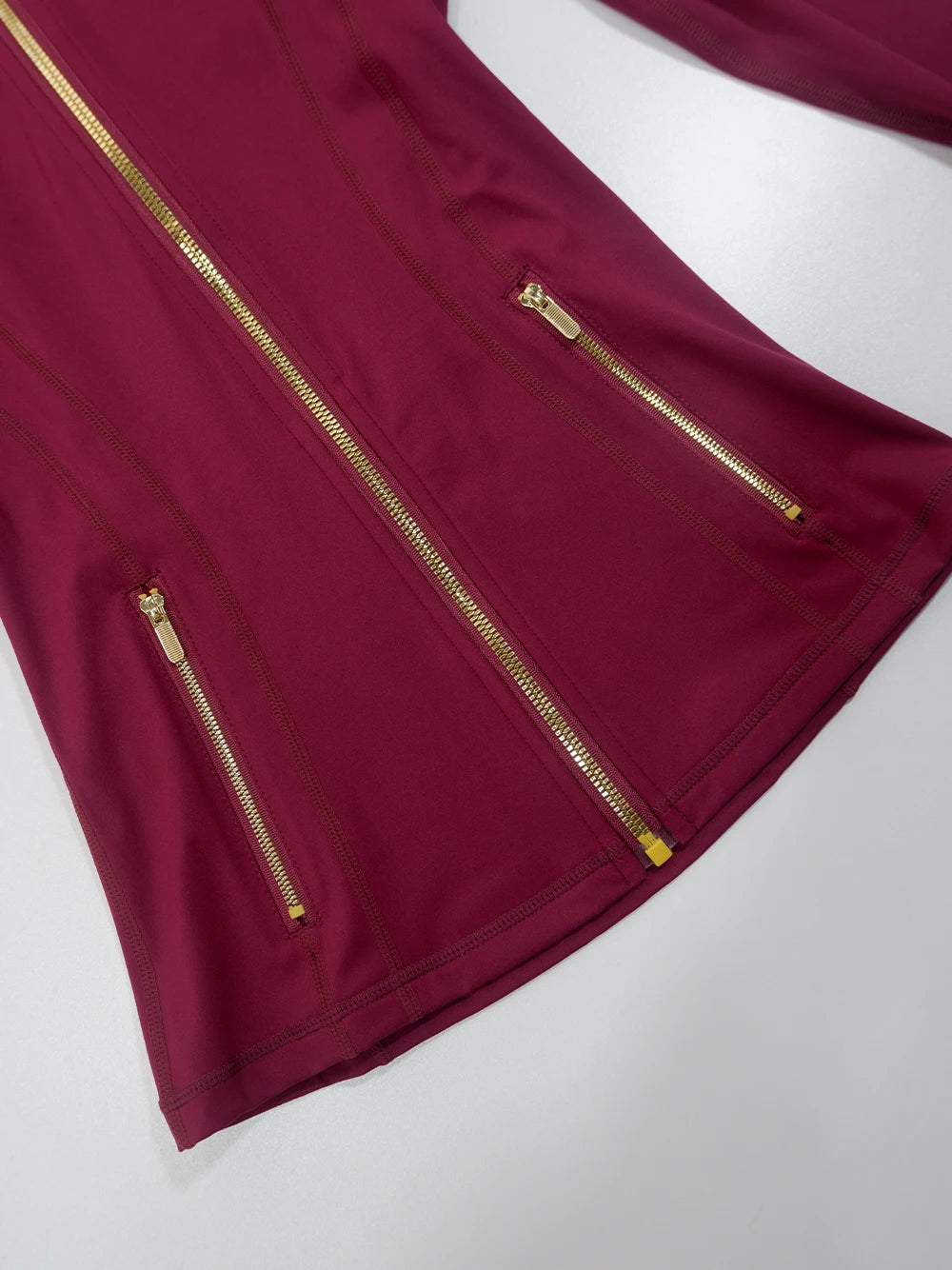 Gold zipper jacket and yoga pants set. 
Quick-dry and breathable, slimming and lightweight, tight-fitting