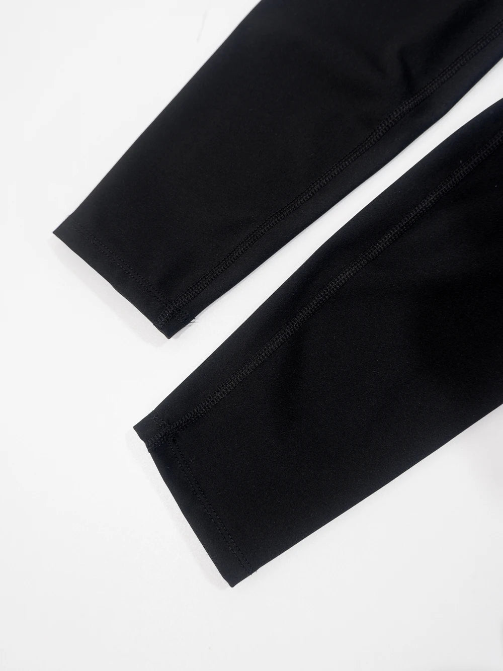 Gold zipper jacket and yoga pants set. 
Quick-dry and breathable, slimming and lightweight, tight-fitting