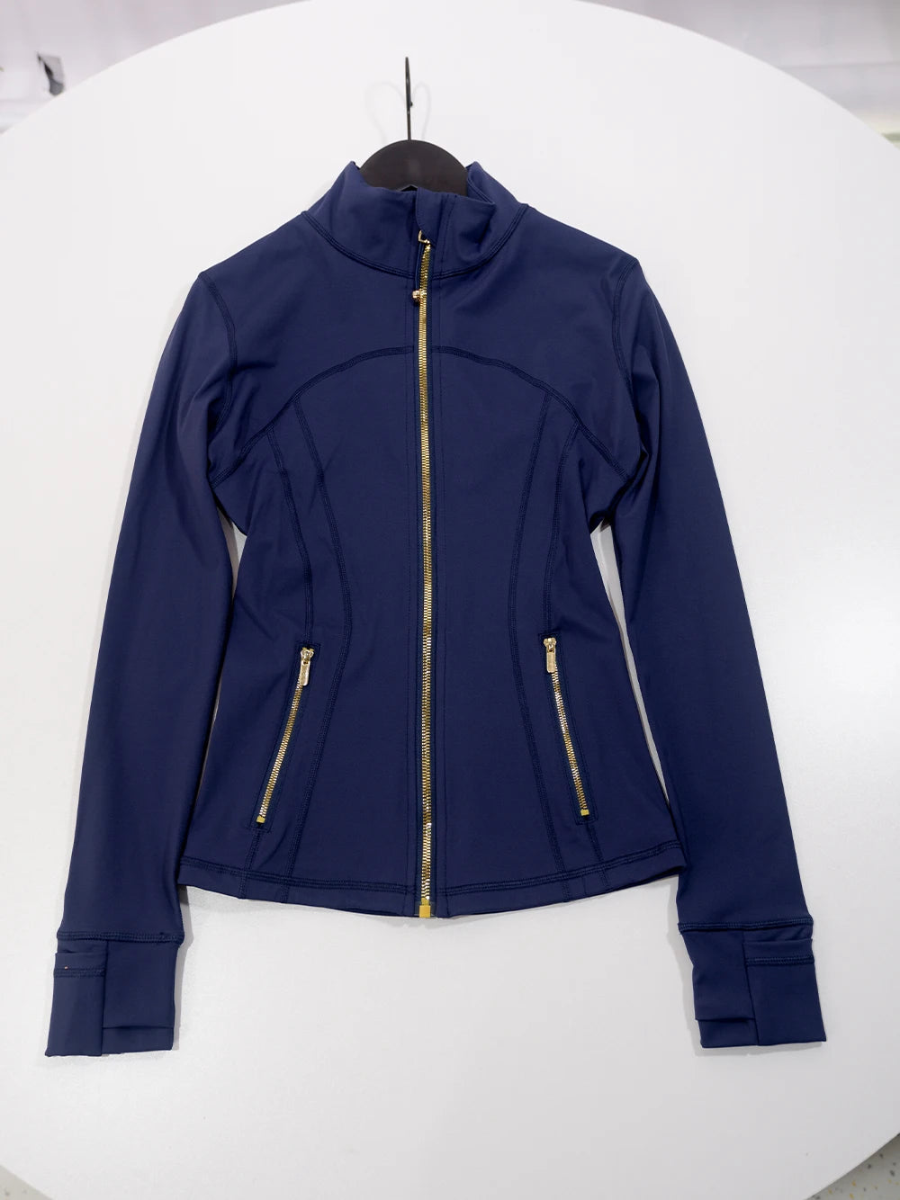 Gold zipper jacket and yoga pants set. 
Quick-dry and breathable, slimming and lightweight, tight-fitting
